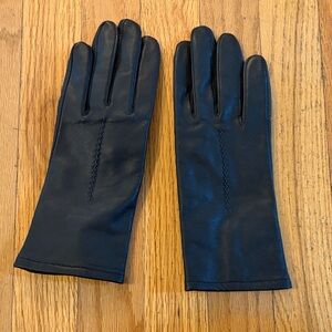 Elegant Black Leather Gloves